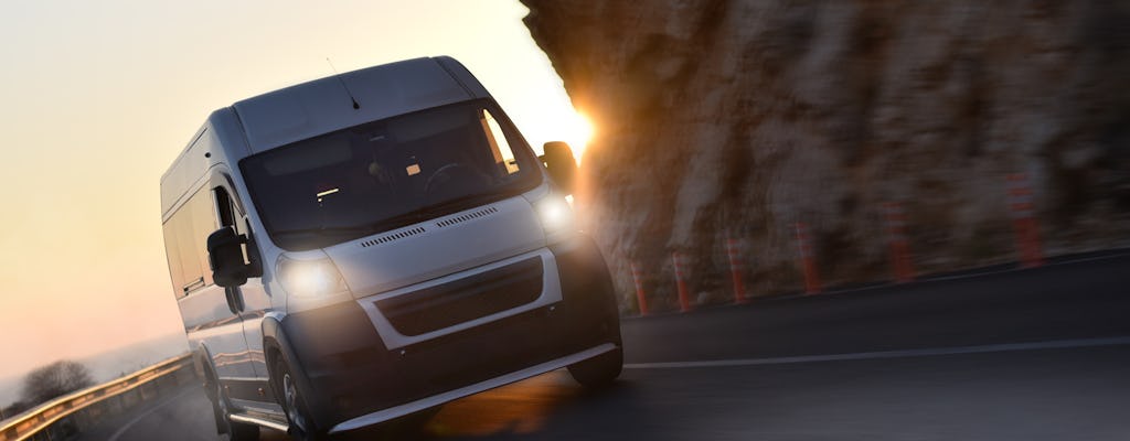 Transfer minivanem VIP z lotniska Ataturk w Stambule
